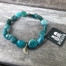 Load image into Gallery viewer, Apatite Solo Stretch Bracelet